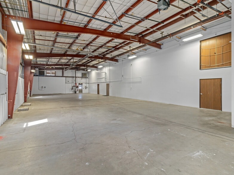 More Photos Of 14320 Longs Peak Ct, Longmont Warehouse For Lease