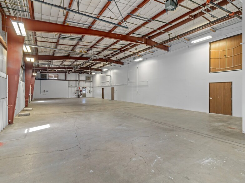More Photos Of 14320 Longs Peak Ct, Longmont Warehouse For Sale