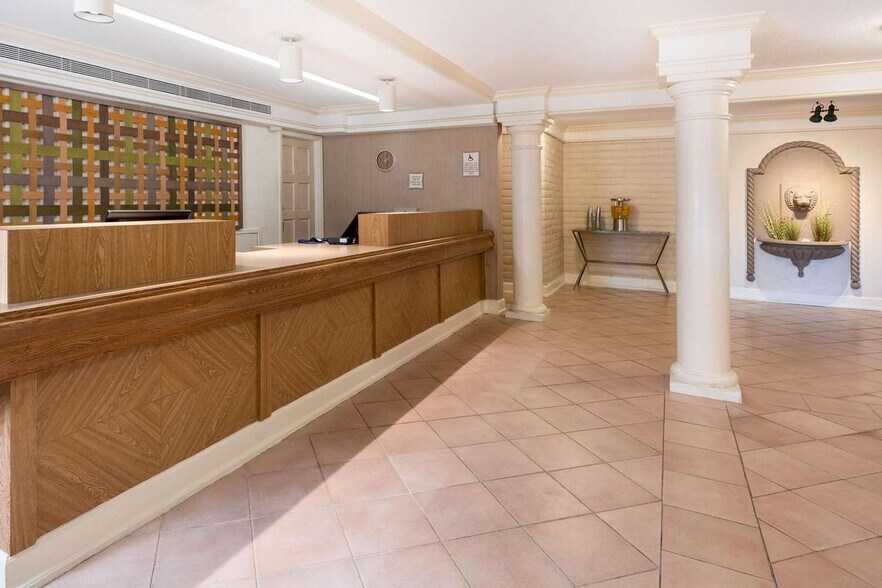 More Photos Of 351 W Hillsboro Blvd, Deerfield Beach Hotel For Sale