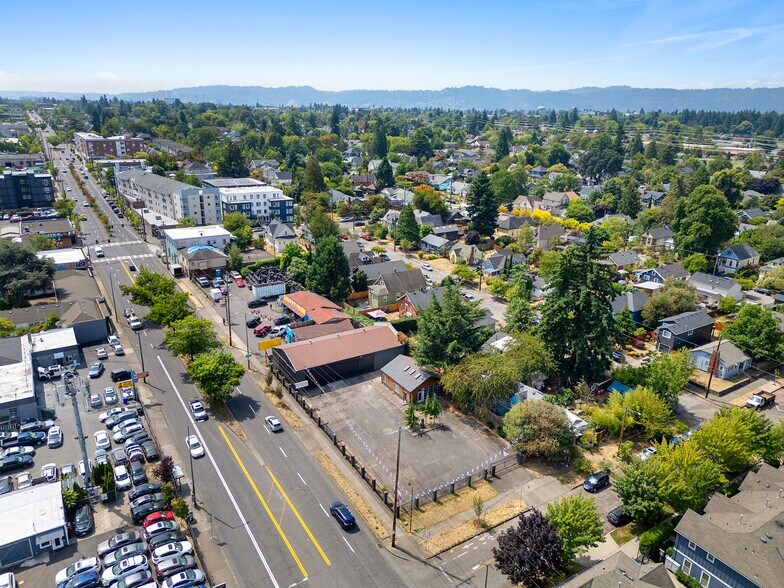 More Photos Of 6931 NE Martin Luther King Jr Blvd, Portland Auto Repair For Sale