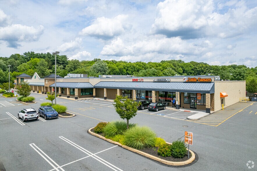 More Photos Of 2502 Foulk Rd, Wilmington Storefront For Lease