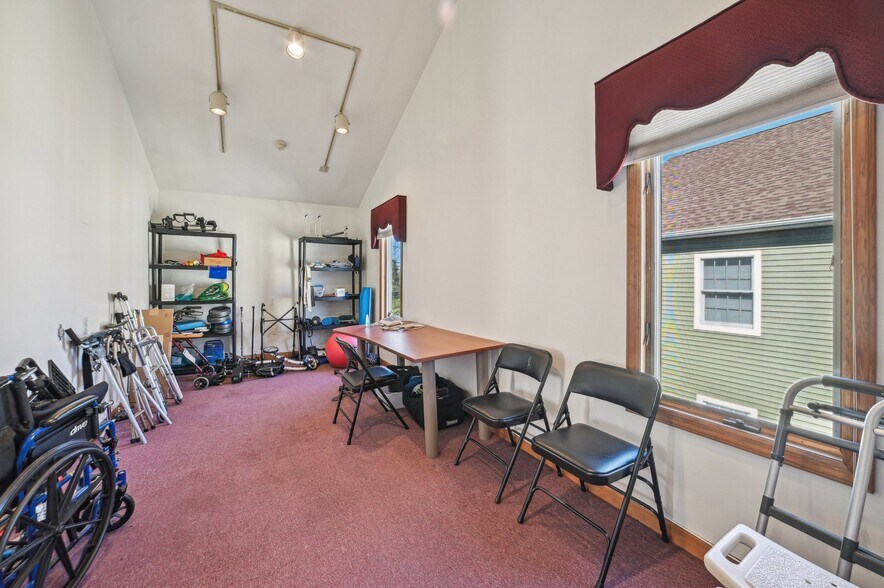 More Photos Of 188 Newark Pompton Tpke, Little Falls Office Residential For Sale