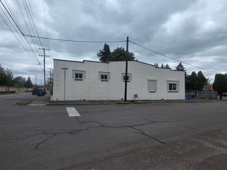 More Photos Of 1902 SE Sixth Ave, Camas Freestanding For Sale
