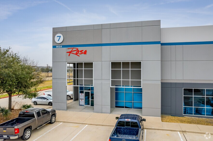 More Photos Of 8024 Exchange Dr, Austin Distribution For Lease