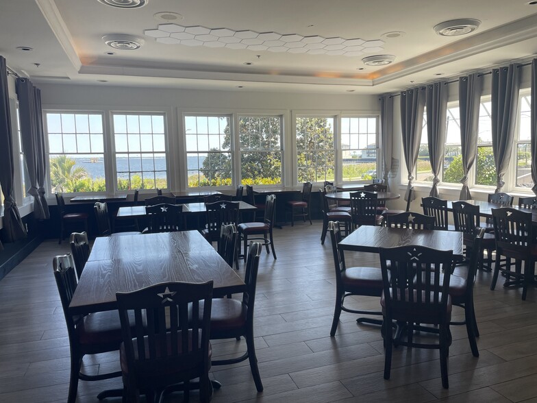 More Photos Of 905 E Gregory St, Pensacola Restaurant For Sale