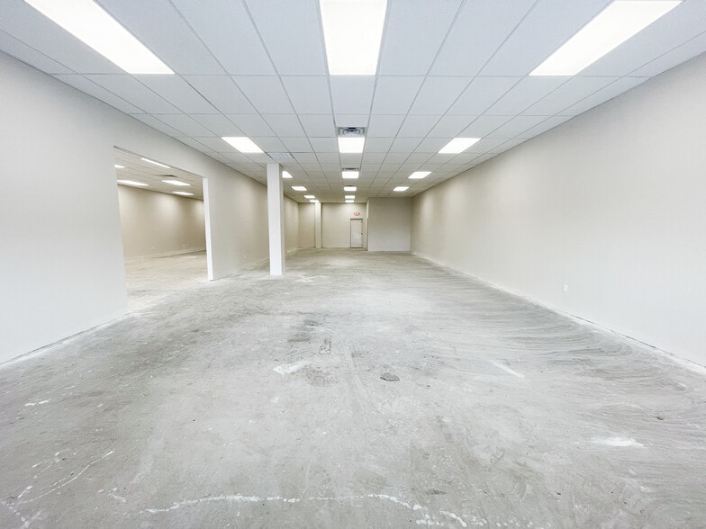 More Photos Of 6524- Slide Rd, Lubbock Unknown For Lease