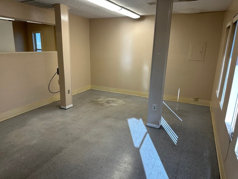 More Photos Of 1200 W East Ave, Chico Service For Lease
