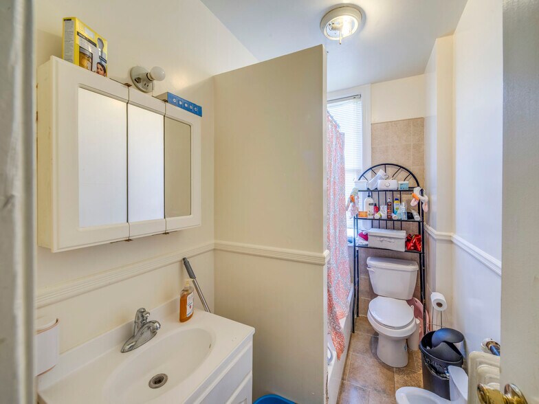 More Photos Of 9530 Avenue L, Brooklyn Storefront Retail Residential For Sale