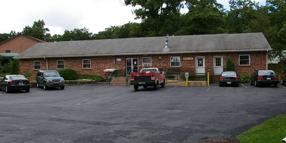 More Photos Of 6315 Paradise Valley Rd, Mount Pocono Hotel For Sale