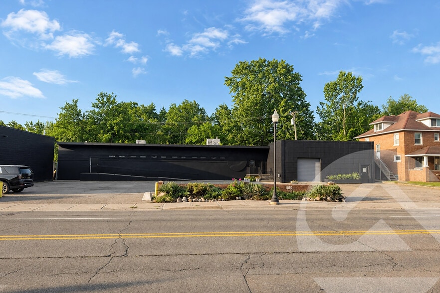 Primary Photo Of 710-712 E 11 Mile Rd, Royal Oak Office For Sale