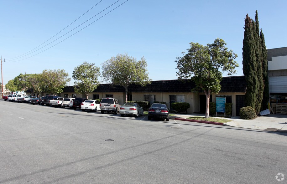 More Photos Of 1601-1635 Hoover Ave, National City Warehouse For Lease