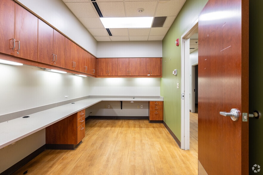More Photos Of 5901 Delmar Blvd, Saint Louis Apartments For Lease