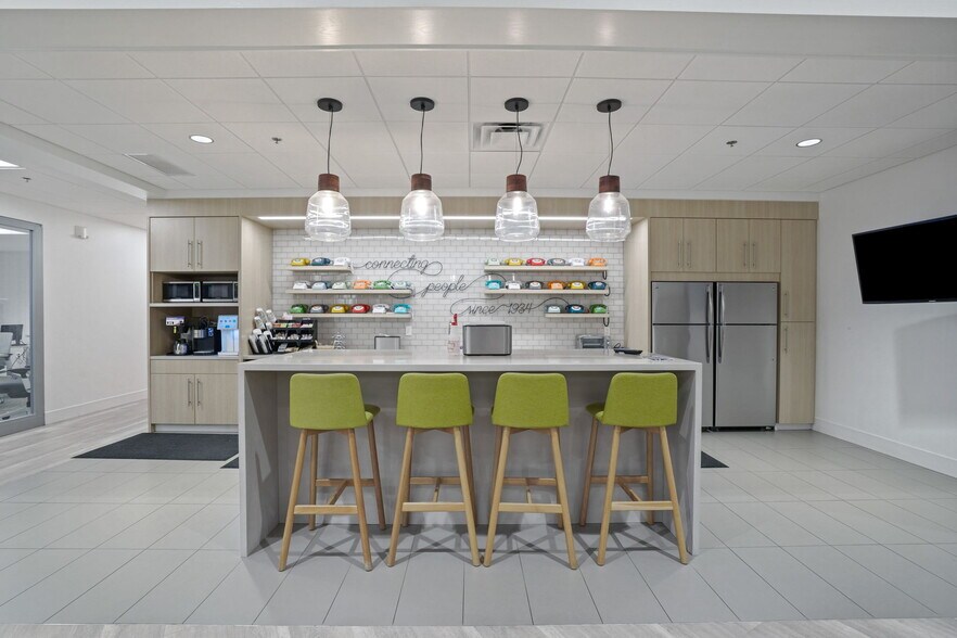 More Photos Of 201 Outerbelt St, Columbus Office For Sale