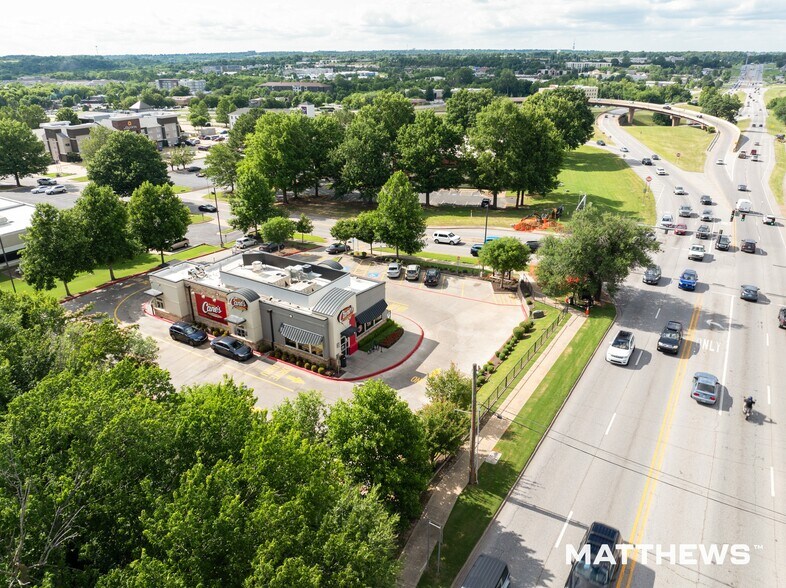 More Photos Of 859 Millsap Rd, Fayetteville Fast Food For Sale