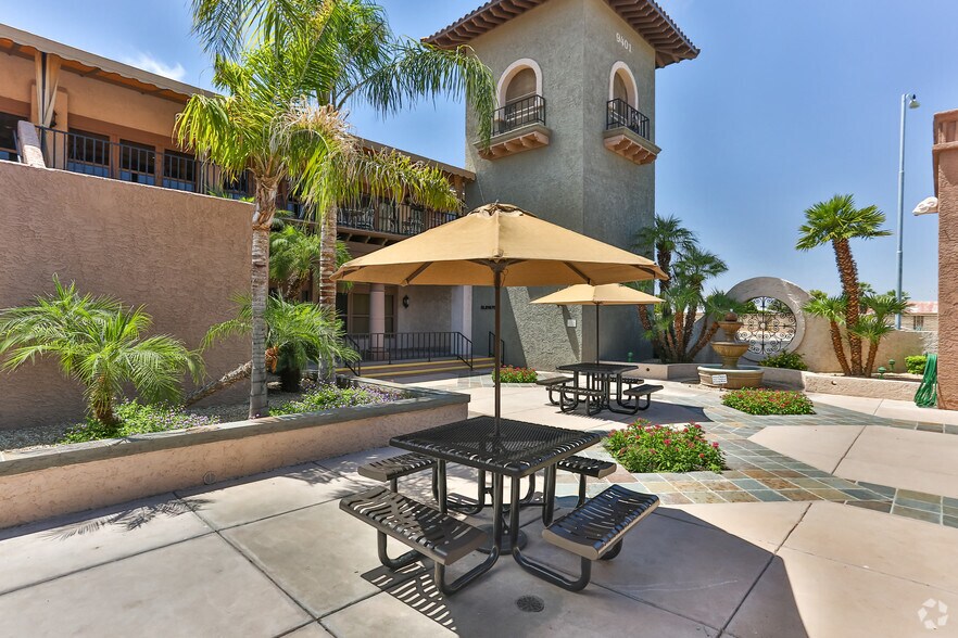 More Photos Of 9401-9403 W Thunderbird Rd, Peoria Medical For Lease