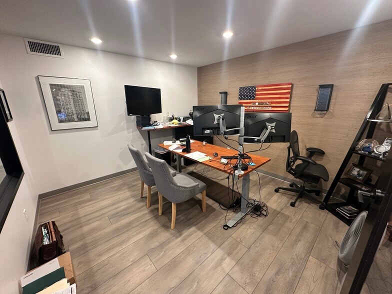 More Photos Of 118 N 3rd St, Grand Haven Office For Sale