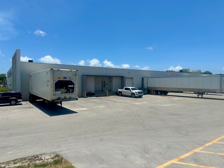 More Photos Of 150 NW 176th St, Miami Warehouse For Lease