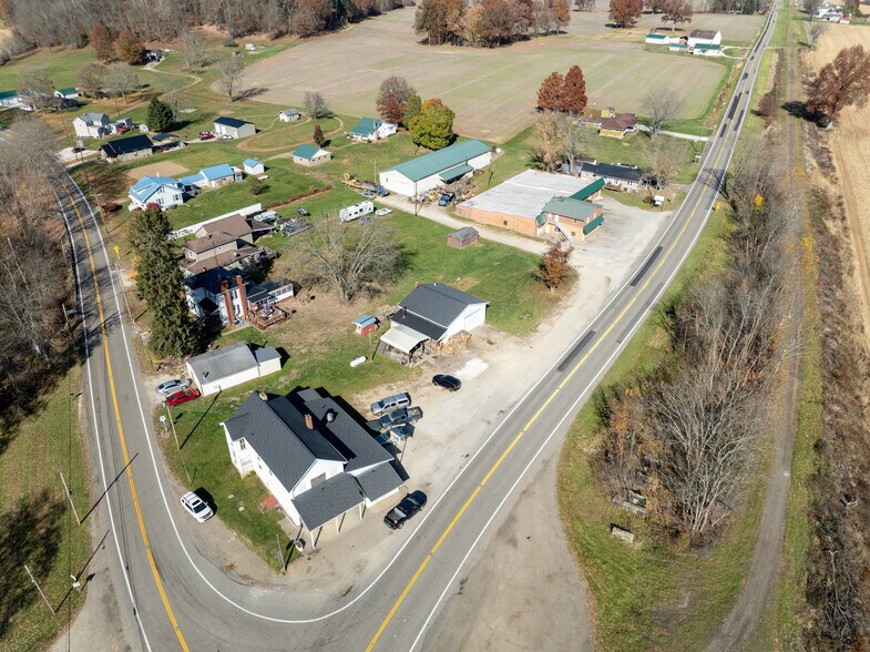 More Photos Of 10586 State Road 800, Uhrichsville Restaurant For Sale