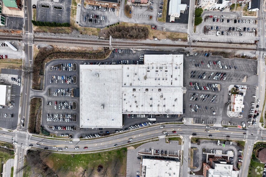 More Photos Of 420 W Morris Blvd, Morristown Office For Lease