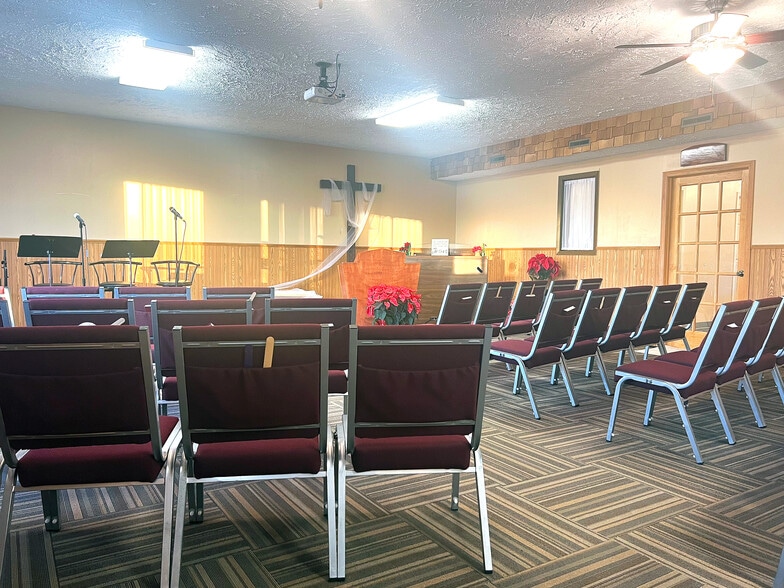 More Photos Of 418 S 14th St, Wymore General Retail For Sale