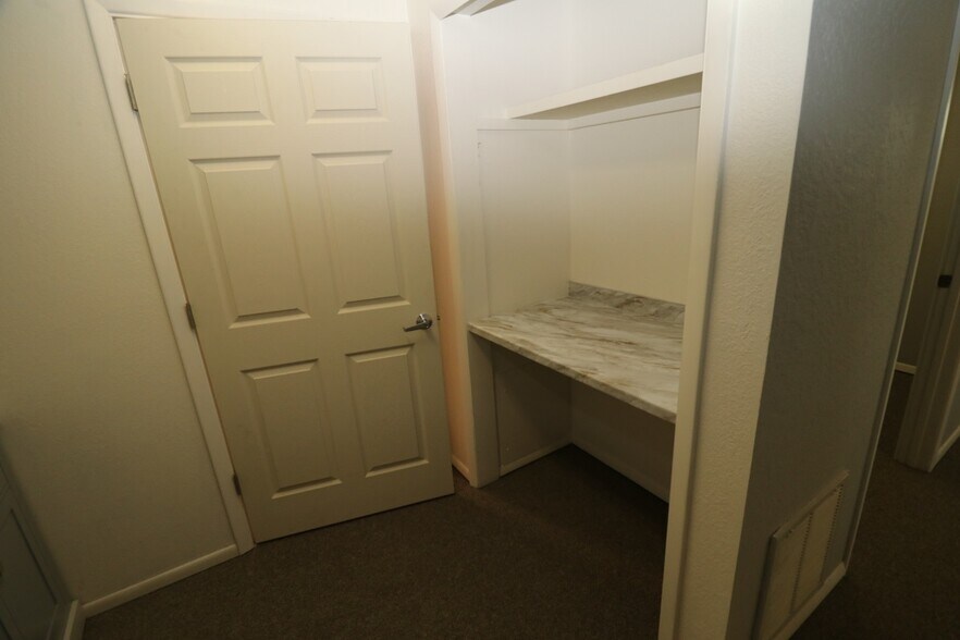 More Photos Of 2009 Industrial Road, Cortez Warehouse For Lease