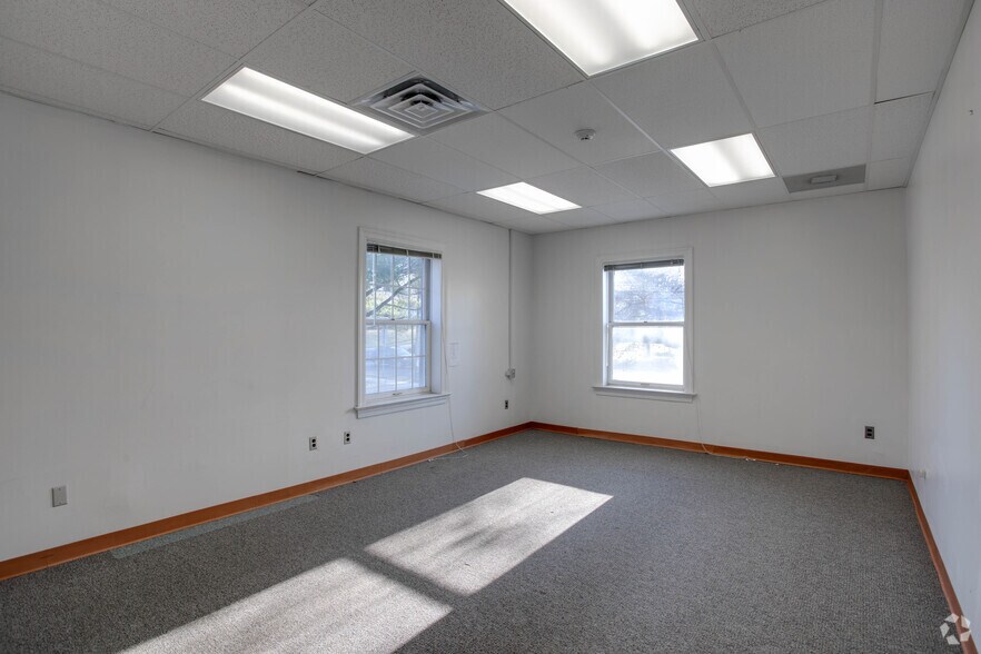 More Photos Of 825 Paoli Pike, West Chester Office For Lease