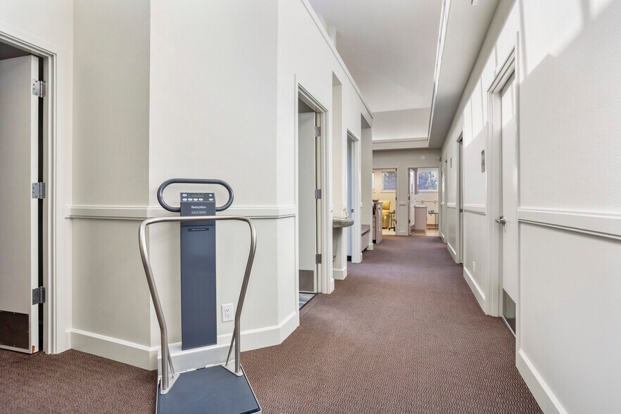 More Photos Of 911 S Washington St, Kennewick Medical For Lease