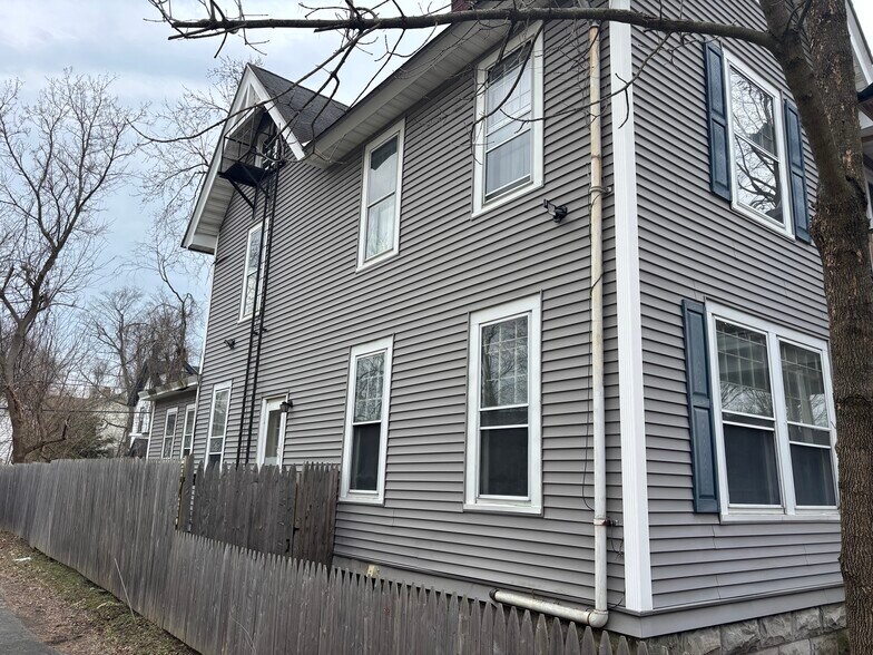 More Photos Of 31 Bartlett Ave, Pittsfield Apartments For Sale