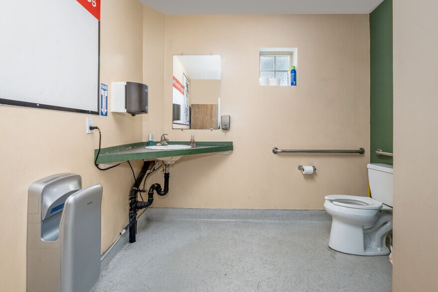 More Photos Of 957 Golden Gate Ter, Grass Valley Sports And Entertainment For Sale