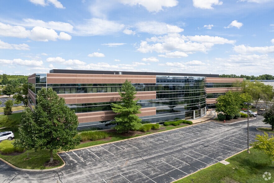 More Photos Of 13640-13690 Riverport Dr, Maryland Heights Office For Sale