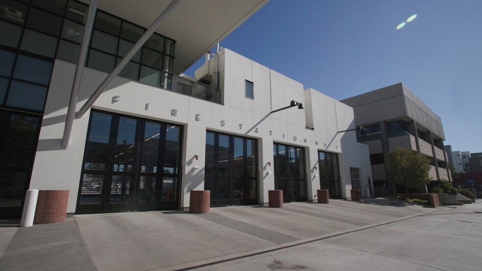 More Photos Of 701 Santa Monica Blvd, Santa Monica Office For Sale