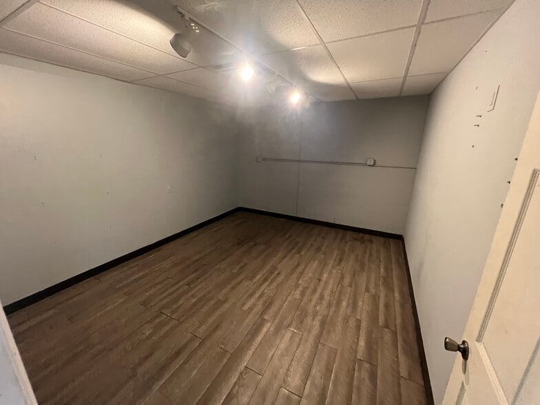 More Photos Of 6400 S Orange Ave, Orlando Warehouse For Lease