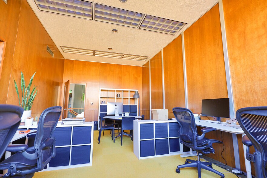 More Photos Of 1700 SE 11th Ave, Portland Office For Lease