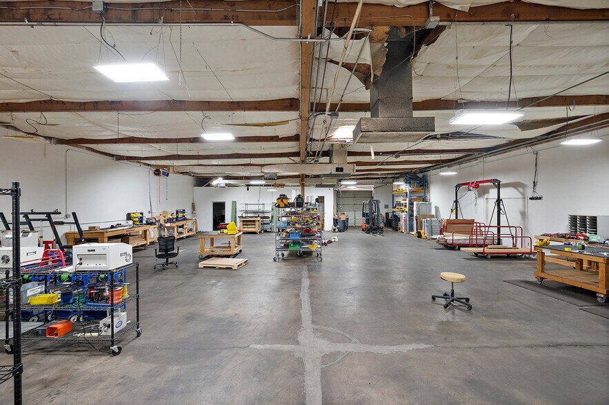 More Photos Of 3731 E La Salle St, Phoenix Warehouse For Sale