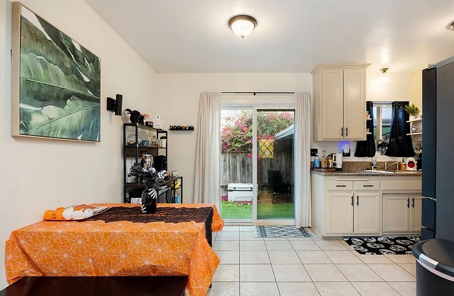 More Photos Of 2615 Rockefeller Ln, Redondo Beach Apartments For Sale