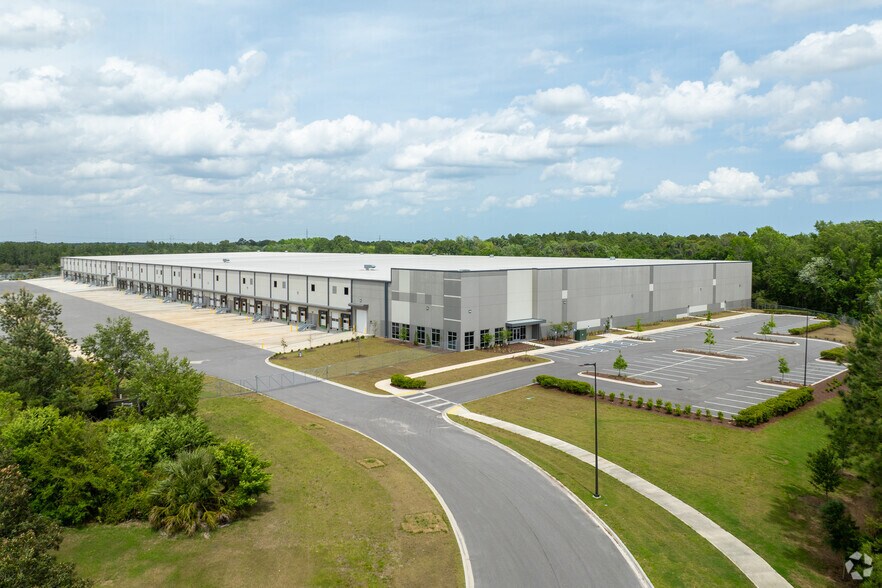 More Photos Of 2983 Faye Rd, Jacksonville Warehouse For Lease