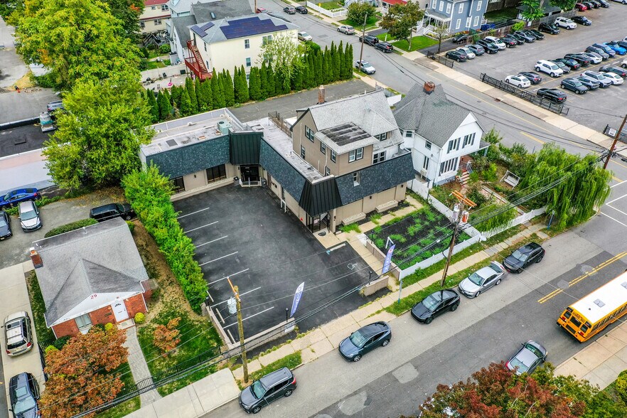 More Photos Of 35 Pangborn Pl, Hackensack Medical For Lease