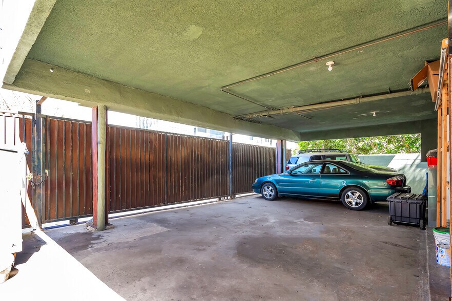 More Photos Of 614 6th Ave, Venice Apartments For Sale