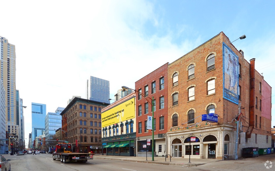 More Photos Of 534 N Clark St, Chicago Storefront Retail Residential For Lease