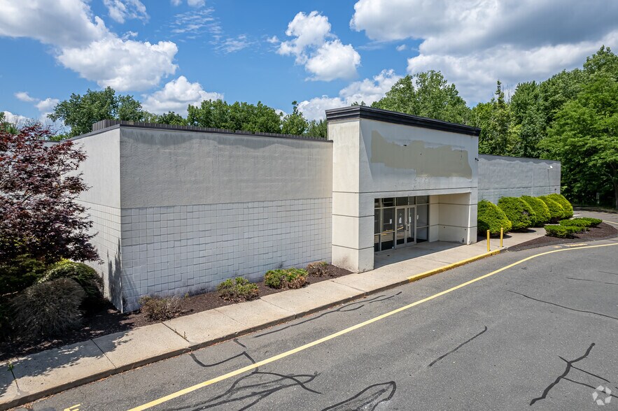 More Photos Of 10 Prospect Hill Ter, East Windsor General Retail For Sale