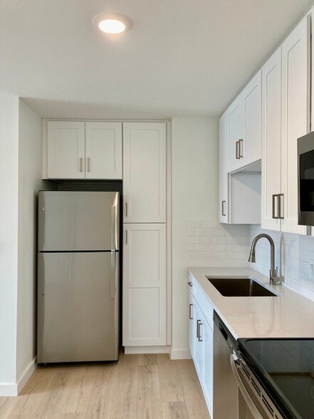 More Photos Of 1915 E Martin Luther King Jr Blvd, Austin Apartments For Sale