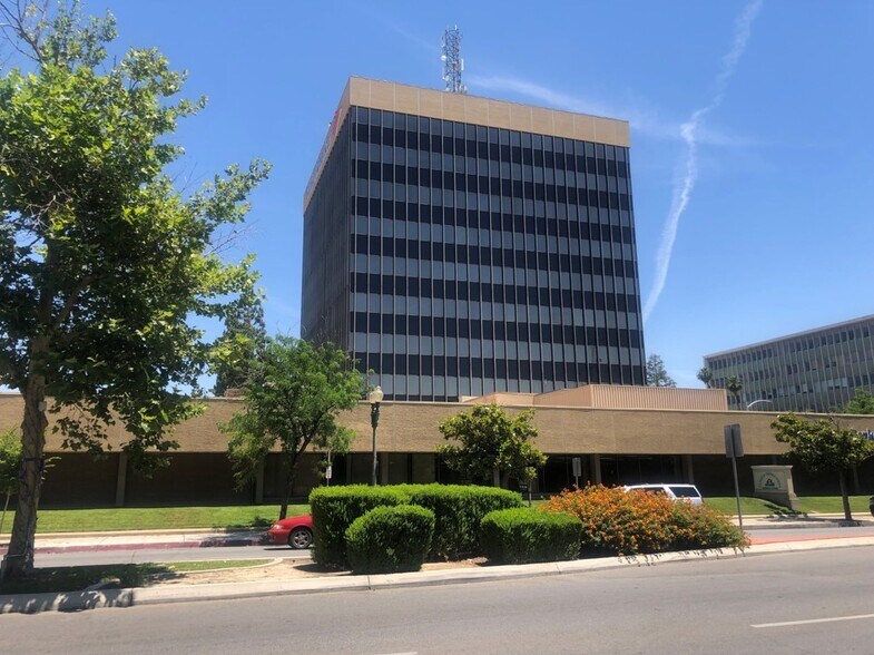 More Photos Of 1430 Truxtun Ave, Bakersfield Office For Lease