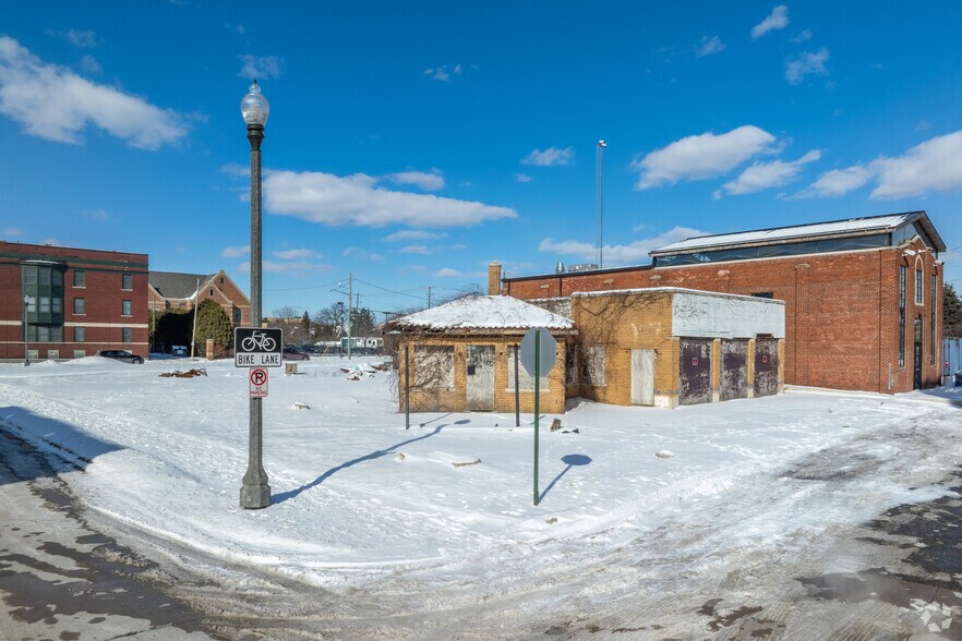 More Photos Of 3100 Brush St, Detroit Light Distribution For Lease