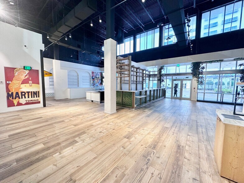 More Photos Of 349 Johnson St, Hollywood Freestanding For Lease