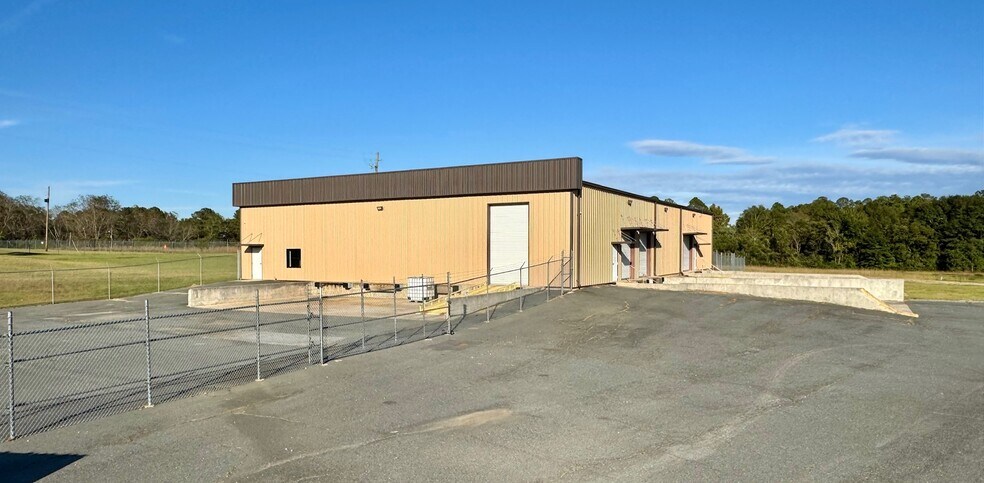 Primary Photo Of 628 Industrial Park Rd, Roberta Industrial For Lease