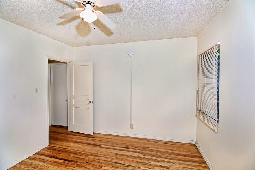 More Photos Of 140 N Pass Ave, Burbank Apartments For Sale