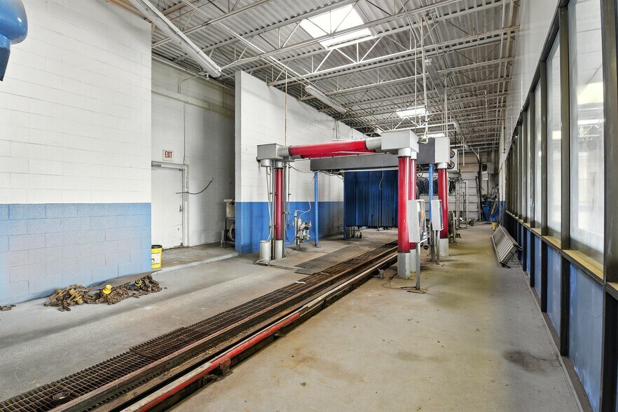 More Photos Of 2931 N Center St, Hickory Carwash For Sale