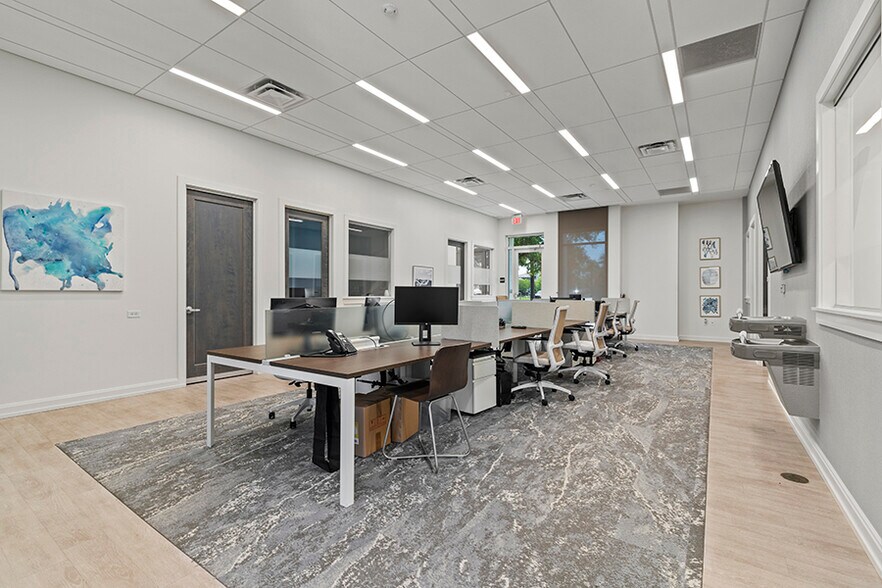 More Photos Of 495 Town Plaza Ave, Ponte Vedra Office For Sale