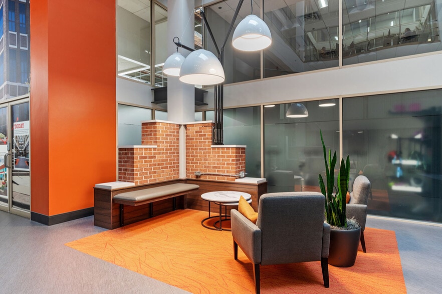 More Photos Of 2550 University Ave W, Saint Paul Unknown For Lease