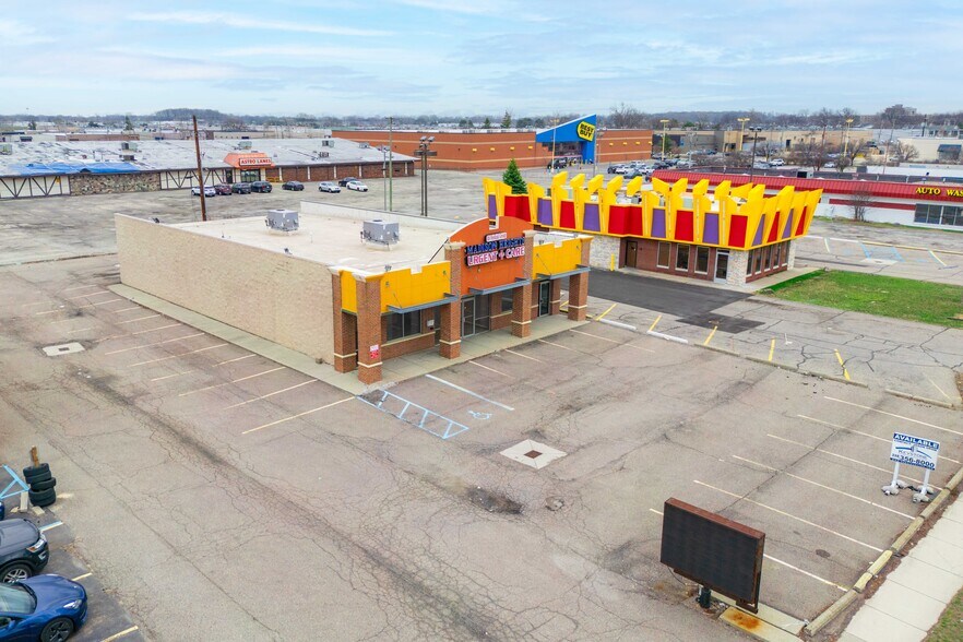 More Photos Of 32600 John R Rd, Madison Heights Freestanding For Lease